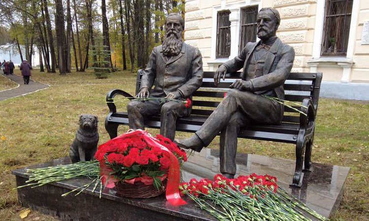 Под Казанью появился памятник основателям загородной обсерватории КФУ